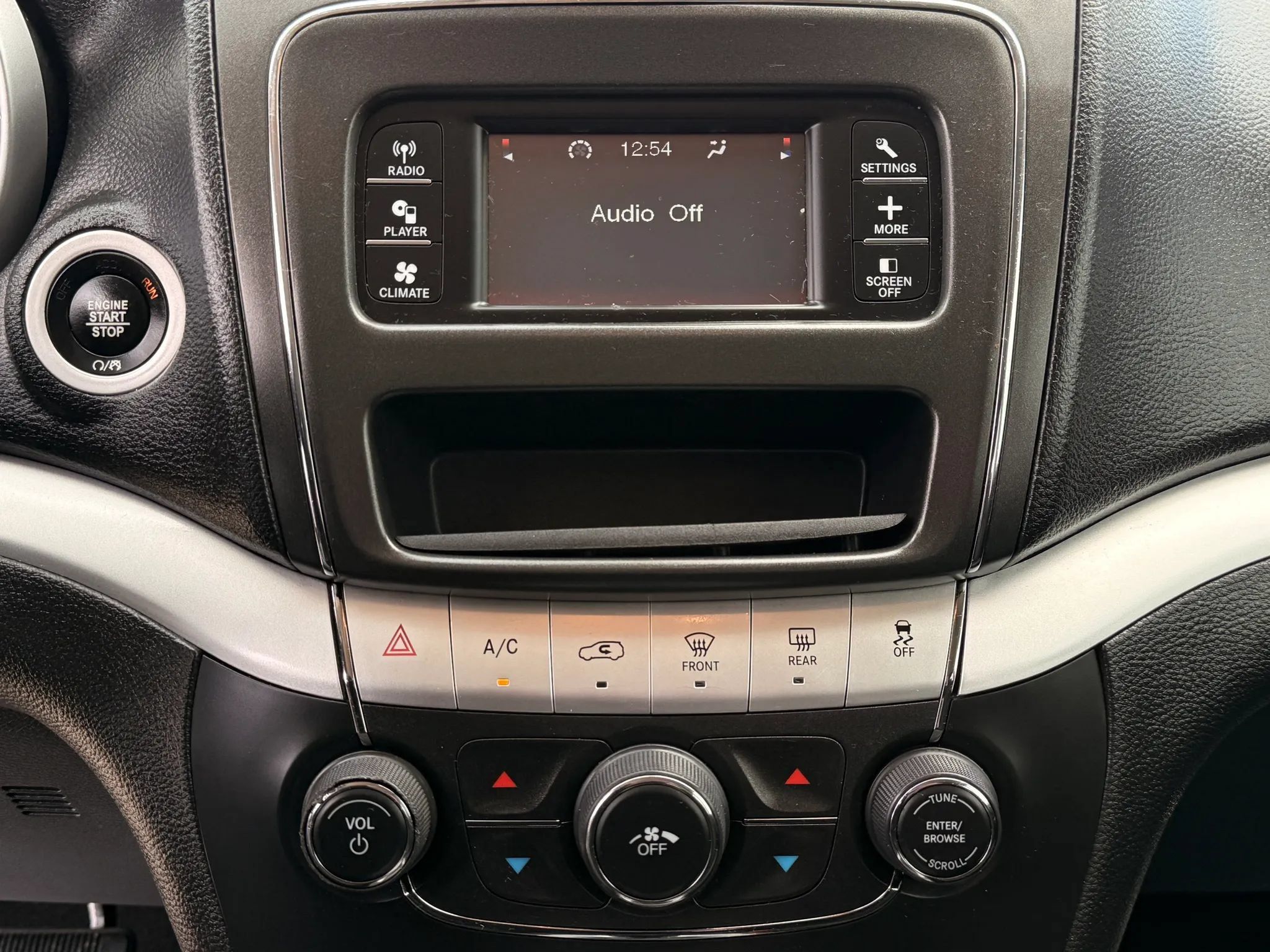 Used 2020 Dodge Journey SE w/ SE Popular Equipment Group FWD image 26