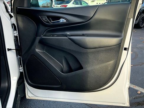 Used 2022 Chevrolet Equinox LT image 12