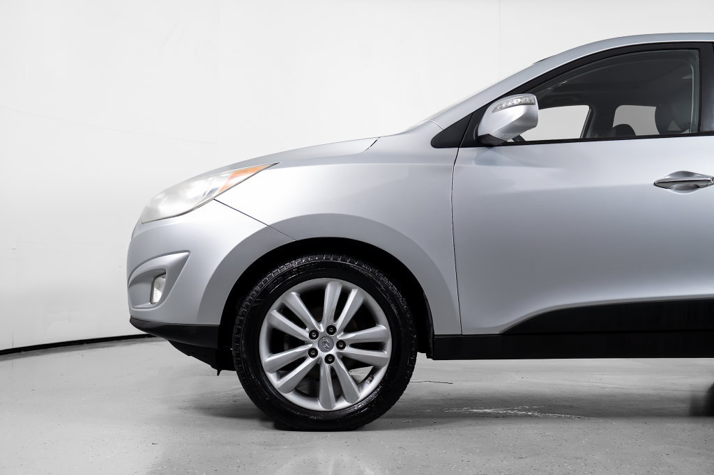 Used 2010 Hyundai Tucson Limited w/ Premium Pkg 4 FWD image 14
