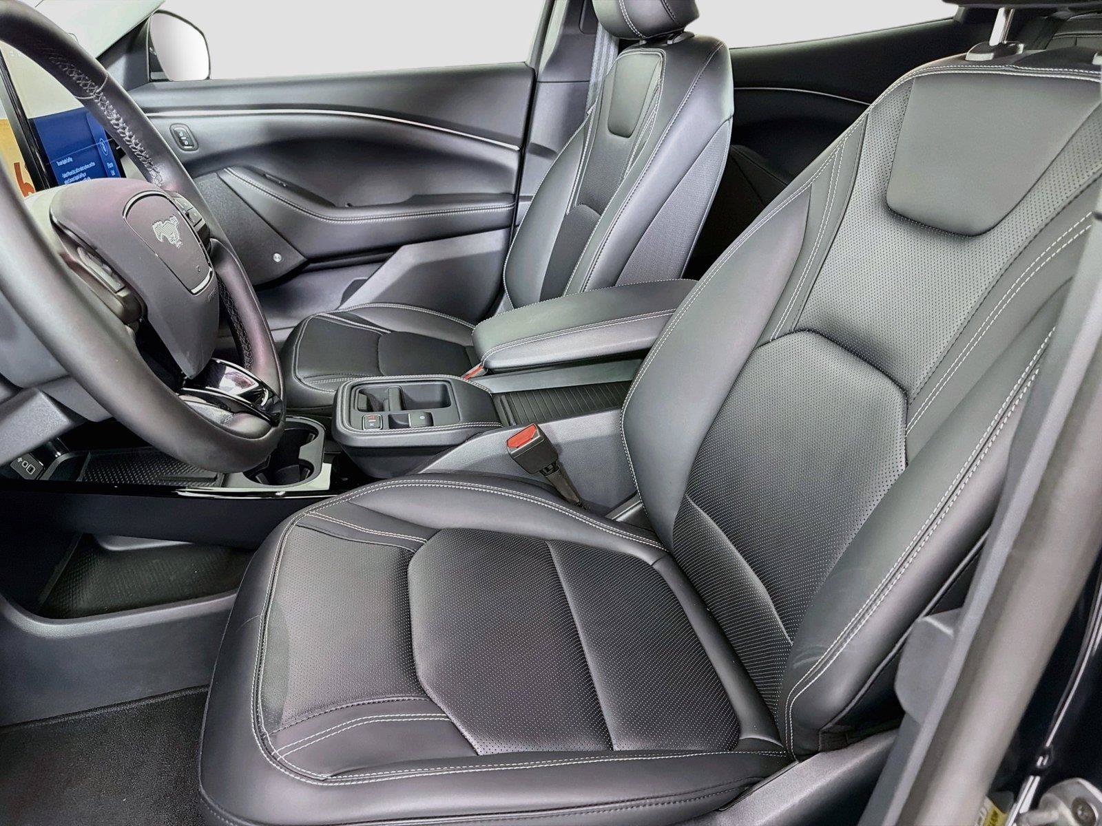 Used 2025 Ford Mustang Mach-E Premium RWD image 19