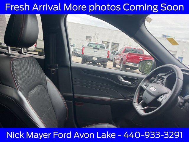 Used 2024 Ford Escape ST-Line w/ Tech Pack #1 AWD/4WD image 12
