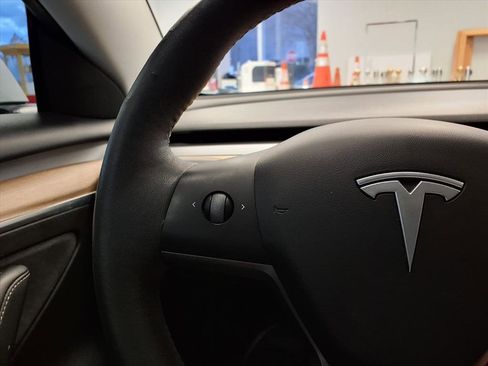 Used 2021 Tesla Model 3 Standard Range Plus image 29