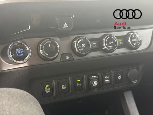 Used 2018 Toyota Tacoma TRD Off-Road w/ Technology Package AWD/4WD image 22