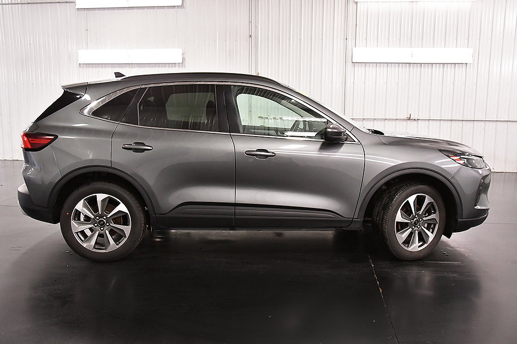 Used 2024 Ford Escape Platinum AWD/4WD image 9