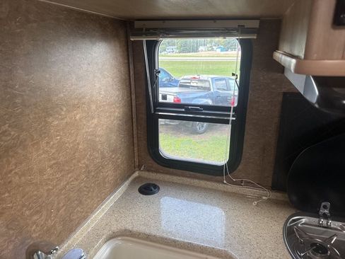 Used 2015 Mercedes-Benz Sprinter 3500 image 21