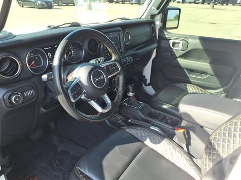 Used 2021 Jeep Wrangler Unlimited Sahara AWD/4WD image 17