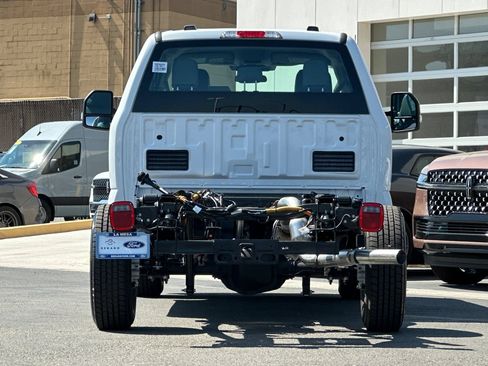 New 2026 Ford F250 XL w/ XL Chrome Package AWD/4WD image 4
