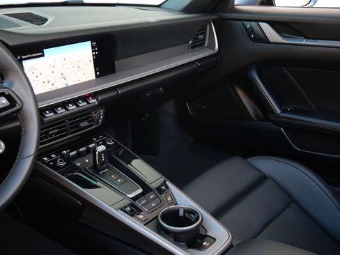 Used 2025 Porsche 911 Carrera image 13