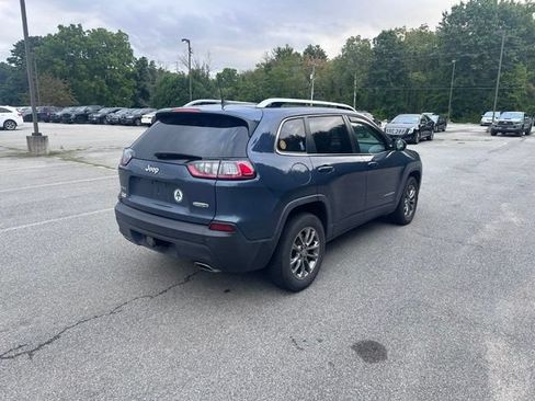 Used 2019 Jeep Cherokee Latitude Plus w/ Trailer Tow Group AWD/4WD image 3