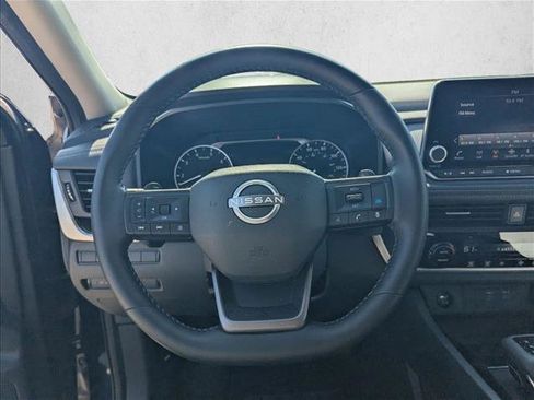 Used 2025 Nissan Rogue SV FWD image 6