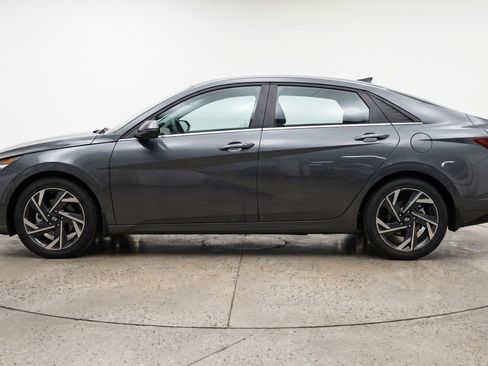 Used 2025 Hyundai Elantra SEL FWD image 5
