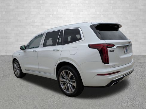 Used 2023 Cadillac XT6 Premium Luxury w/ Technology Package image 4