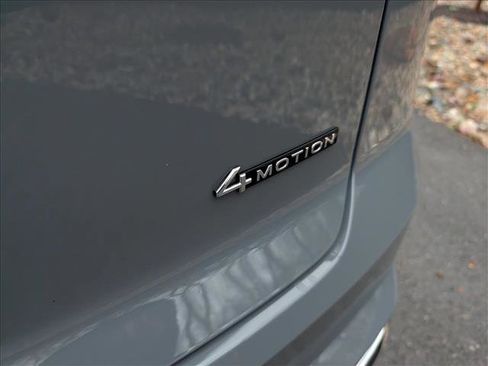 Used 2023 Volkswagen Atlas Cross Sport SEL Premium R-Line image 24