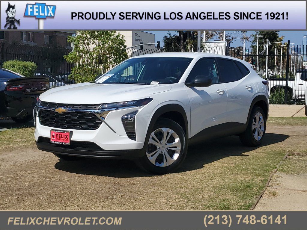 Used 2026 Chevrolet Trax LS w/ Driver Confidence Package FWD image 1