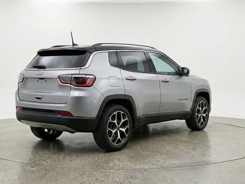 Used 2025 Jeep Compass Limited AWD/4WD image 9