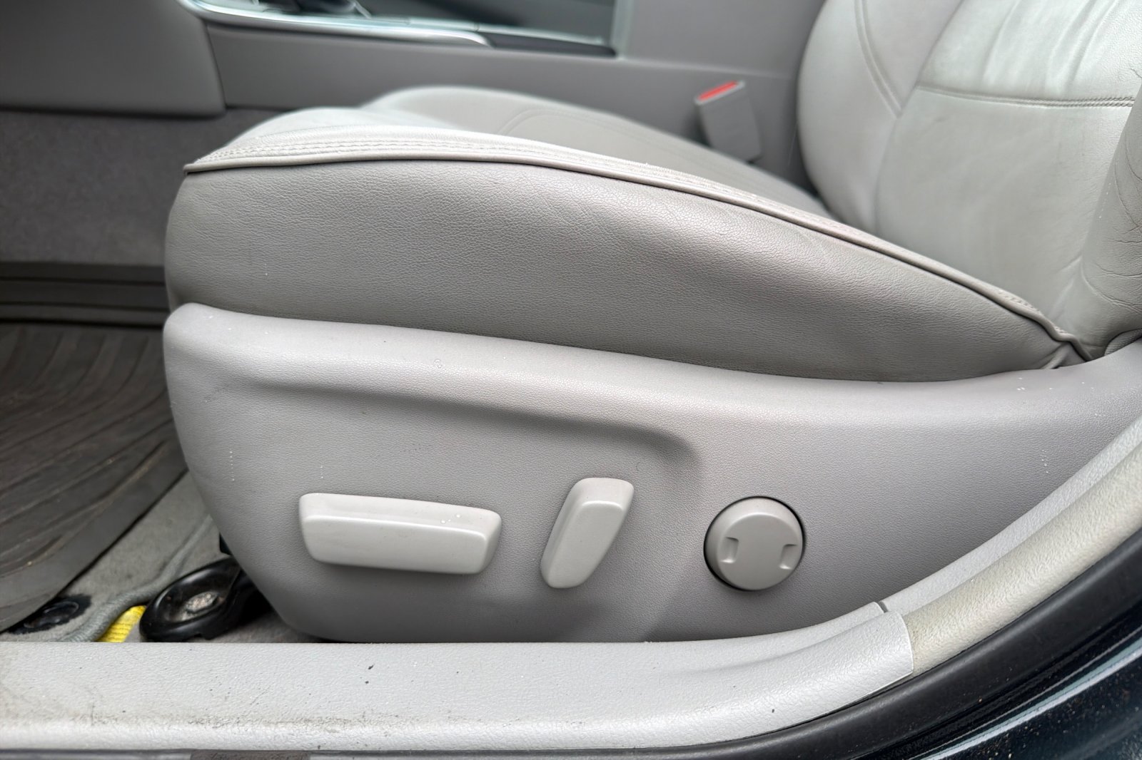 Used 2015 Toyota Camry XLE FWD image 15