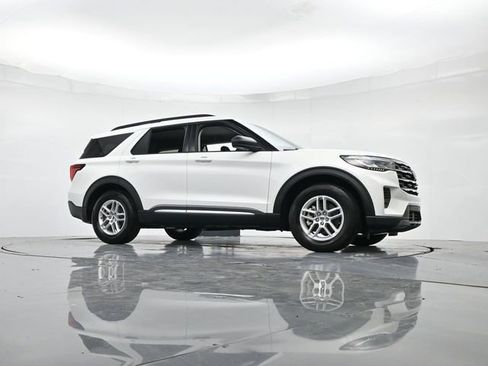 Certified 2025 Ford Explorer Active image 35
