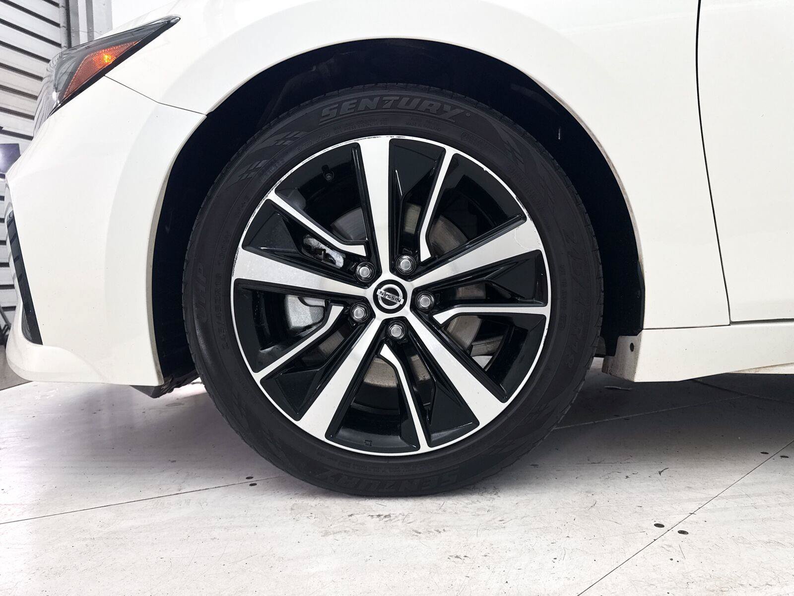Used 2022 Nissan Maxima SV FWD image 14