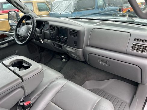 Used 2004 Ford F350 Lariat image 21