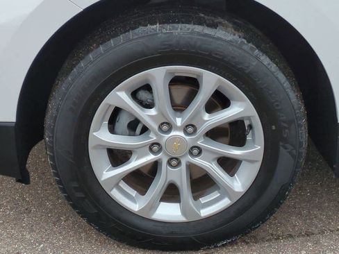 Used 2021 Chevrolet Equinox LS image 13