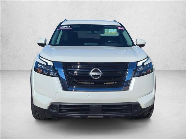 Used 2024 Nissan Pathfinder SV AWD/4WD image 2