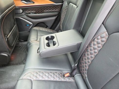Used 2022 Jeep Grand Cherokee Summit AWD/4WD image 52