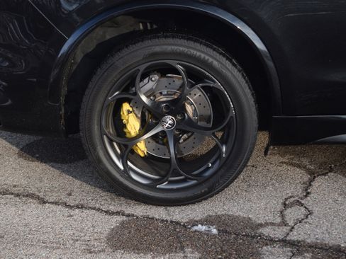 Used 2019 Alfa Romeo Stelvio Quadrifoglio w/ Driver Assist Dynamic Package image 26