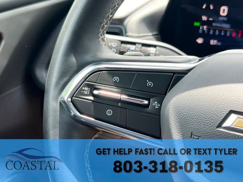Used 2025 Chevrolet Traverse LT FWD image 35