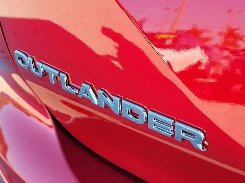 New 2026 Mitsubishi Outlander SE image 10