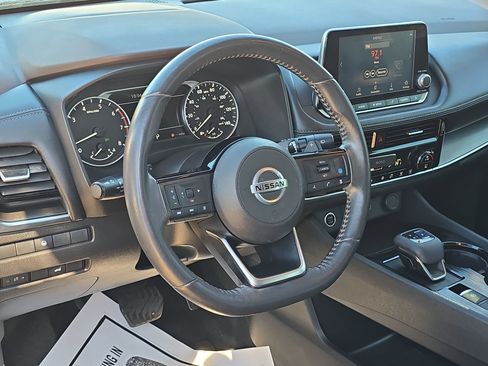 Used 2021 Nissan Rogue SV w/ Premium Package image 14