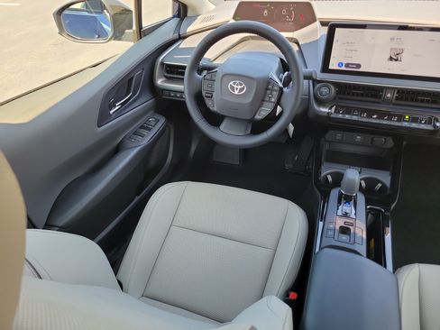 New 2027 Toyota Prius XLE FWD image 16