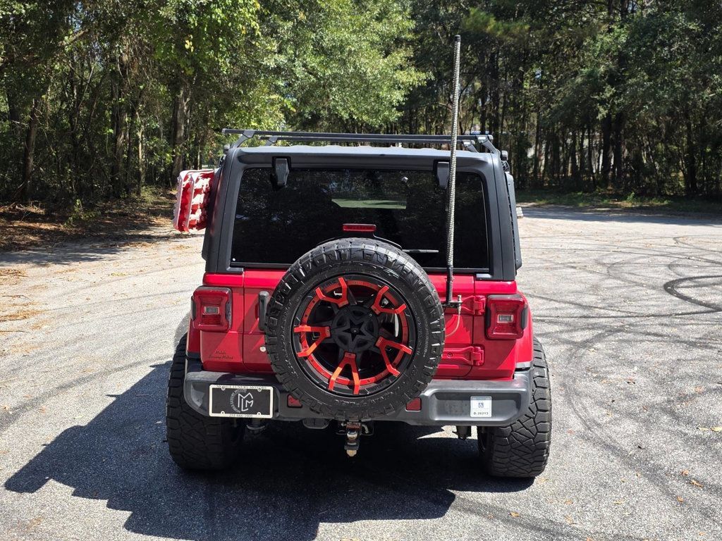 Used 2018 Jeep Wrangler Unlimited Sahara AWD/4WD image 3