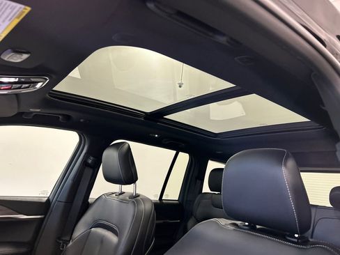 New 2025 Jeep Grand Cherokee Limited image 28