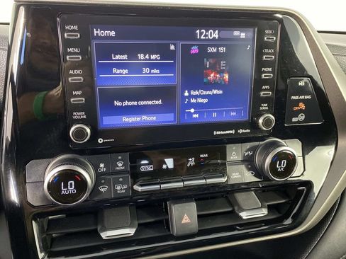 Used 2020 Toyota Highlander LE w/ Protection Package #3 AWD/4WD image 20