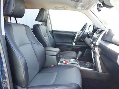 Used 2020 Toyota 4Runner SR5 Premium AWD/4WD image 18