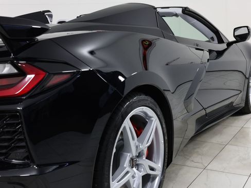Used 2025 Chevrolet Corvette Stingray Premium Conv w/ Z51 Performance Package RWD image 44