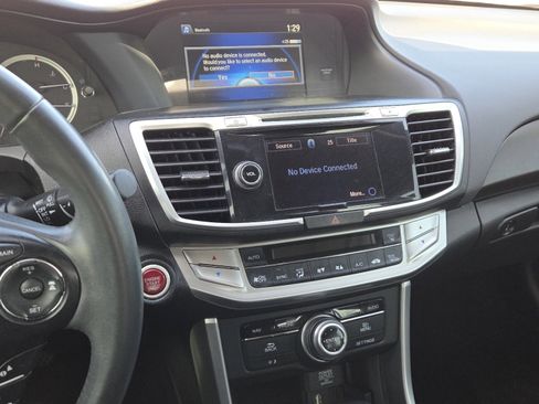 Used 2015 Honda Accord Touring image 28