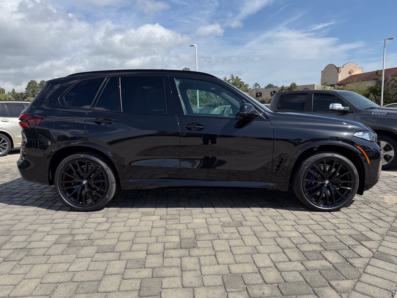 New 2026 BMW X5 M60i AWD/4WD image 8