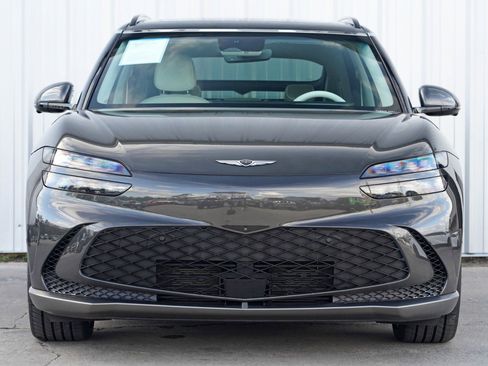 Used 2023 Genesis GV60 Performance image 6