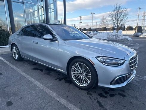 Used 2023 Mercedes-Benz S 580 4MATIC Sedan image 4