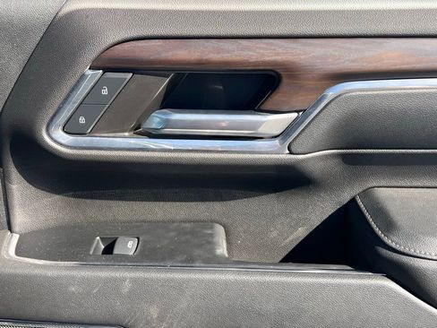 Used 2024 GMC Sierra 2500 SLT w/ SLT Convenience Package image 16