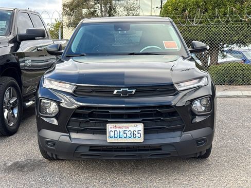 Used 2021 Chevrolet TrailBlazer LS w/ LPO, Blackout Package image 5