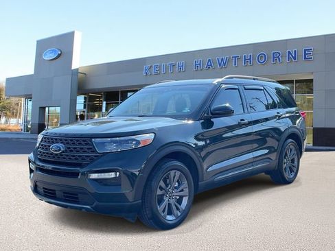Used 2022 Ford Explorer XLT w/ Equipment Group 202A RWD image 3