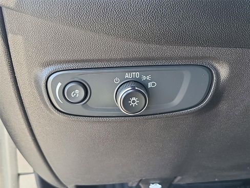 Certified 2023 Chevrolet Equinox LS FWD image 10