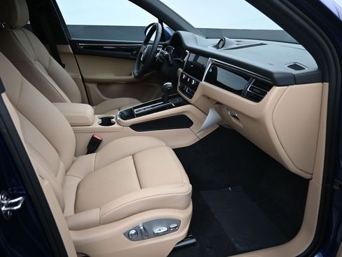 New 2026 Porsche Macan image 14