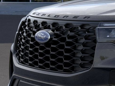New 2026 Ford Explorer ST-Line w/ ST-Line Street Pack AWD/4WD image 18