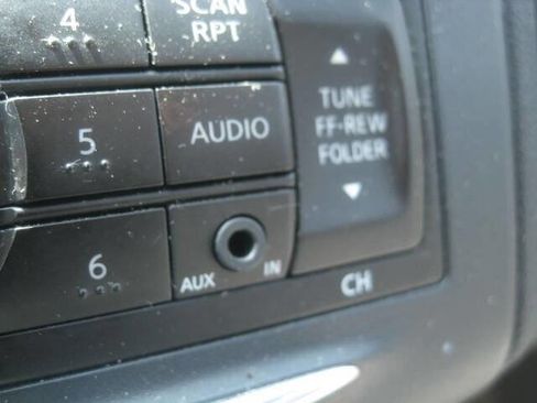 Used 2014 Nissan Rogue S image 18