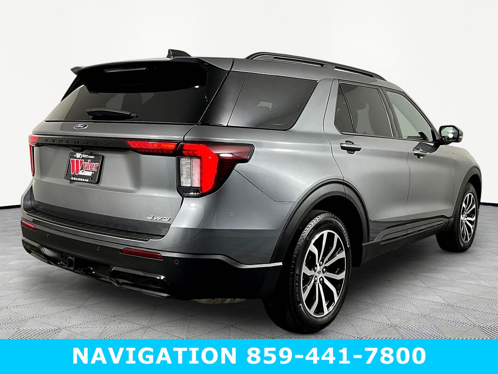 Used 2025 Ford Explorer ST-Line AWD/4WD image 6