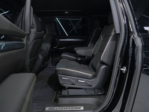 Used 2026 Cadillac Escalade ESV Sport image 35