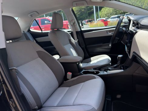 Used 2018 Toyota Corolla LE FWD image 21